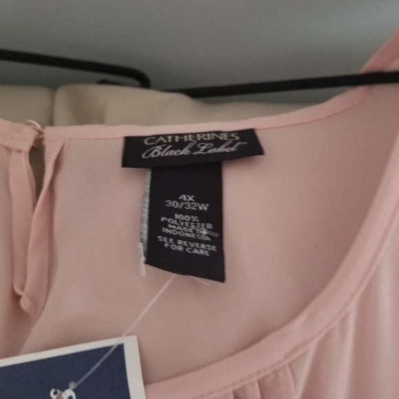 Sleevless Pink top - Picture 2 of 3